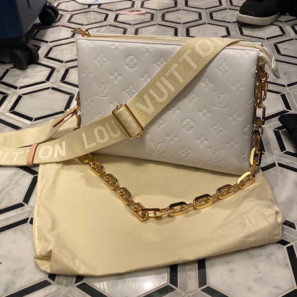 Lv coussin bag